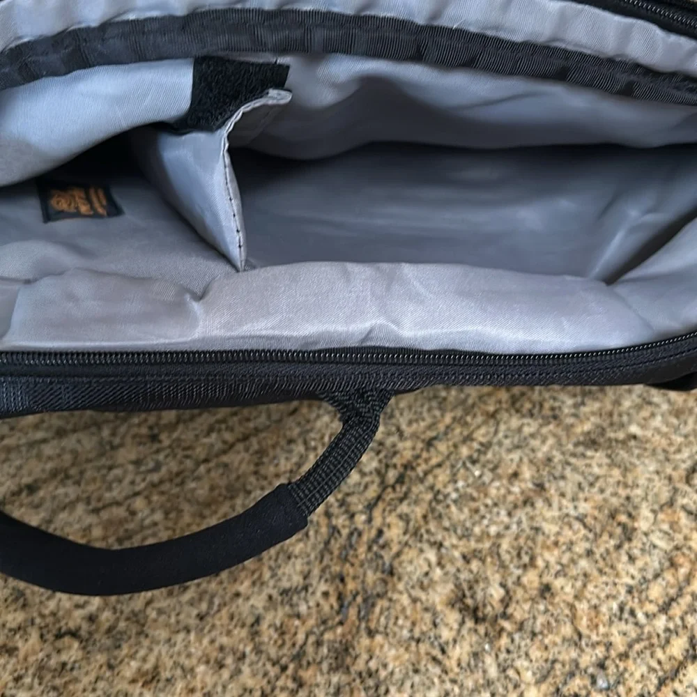 Everki Stile for Motion Sling Bag Black& Gray